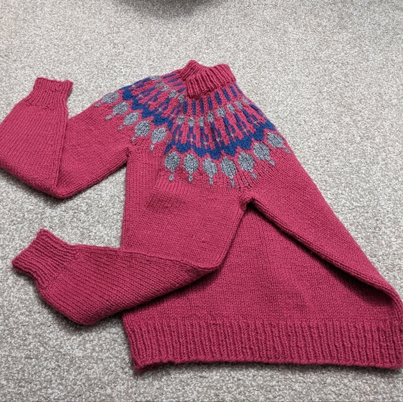Vintage 80s chunky knit wool pink yoke pattern sweater Canadian handmade - Picture 6 of 11